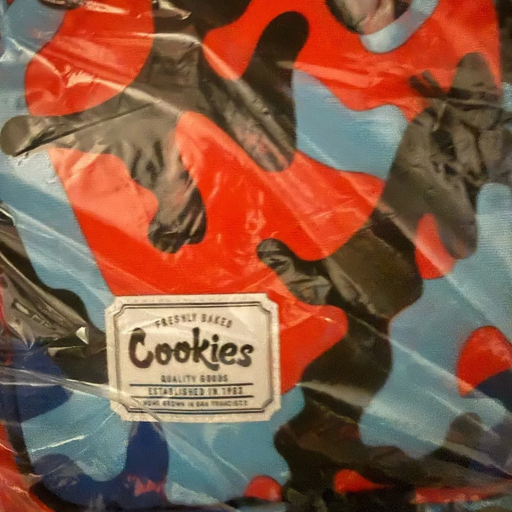 Cookies HERITAGE SMELL PROOF DUFFLE BAG - Blue Camo *New